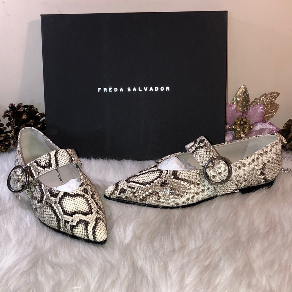 Freda Salvador Women's Ivy Pointed Toe Flats